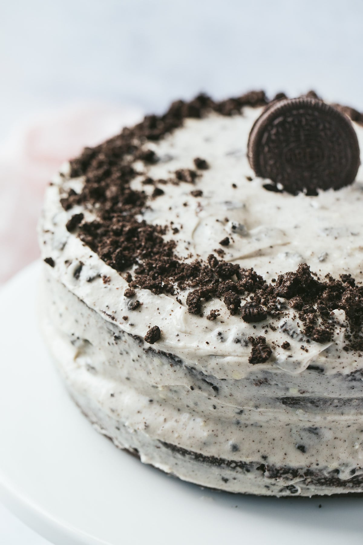 half of an entire oreo cake up close.