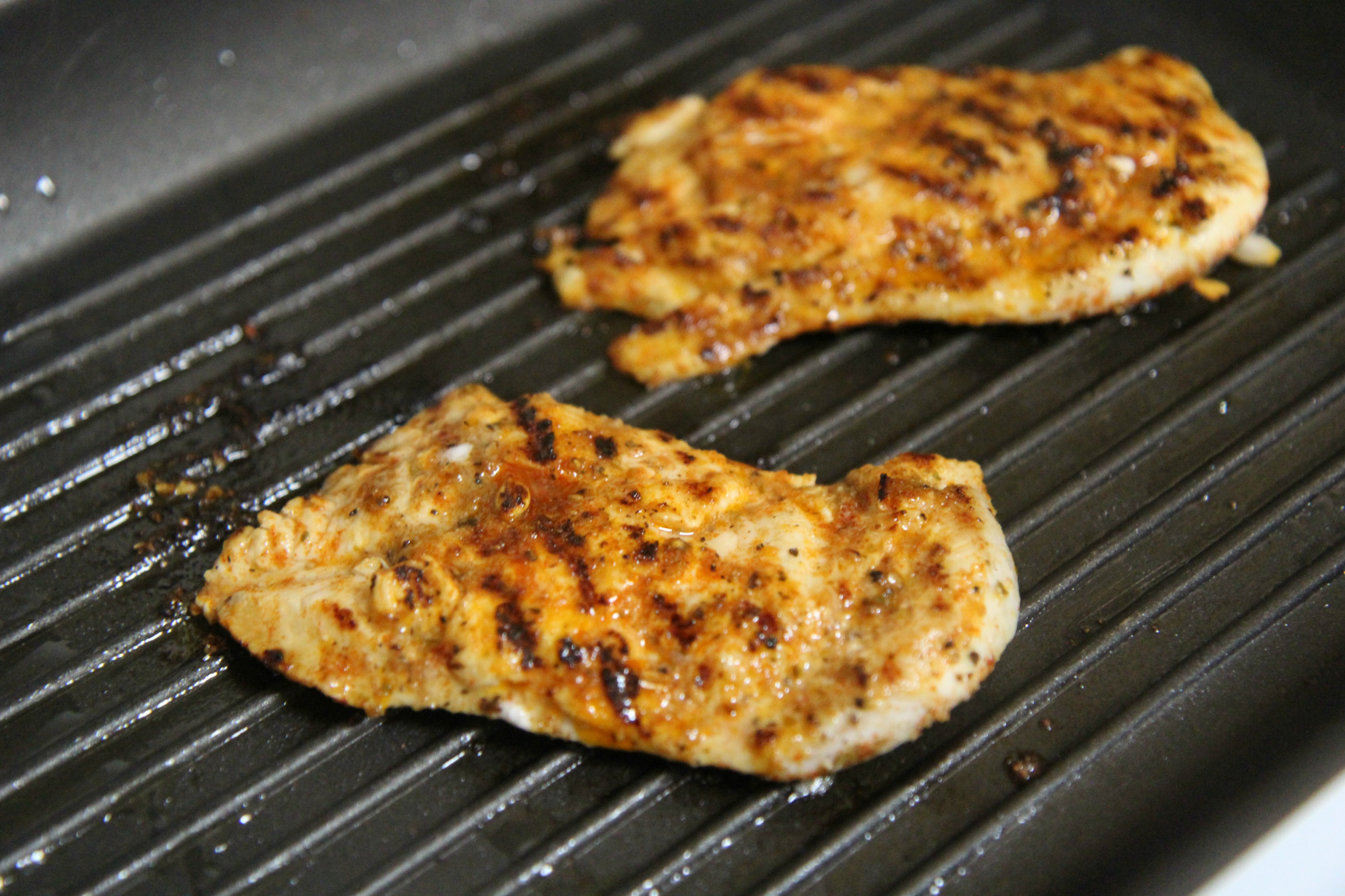 The grilled chicken is seasoned with some tex-mex spices and a squirt of lime juice. 