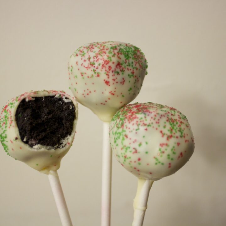 Oreo Peppermint Cake Pops
