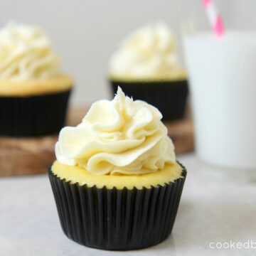 keto vanilla cupcakes