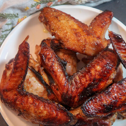 https://www.cookedbyjulie.com/wp-content/uploads/2018/10/honey-roasted-turkey-wings-one-500x500.jpg