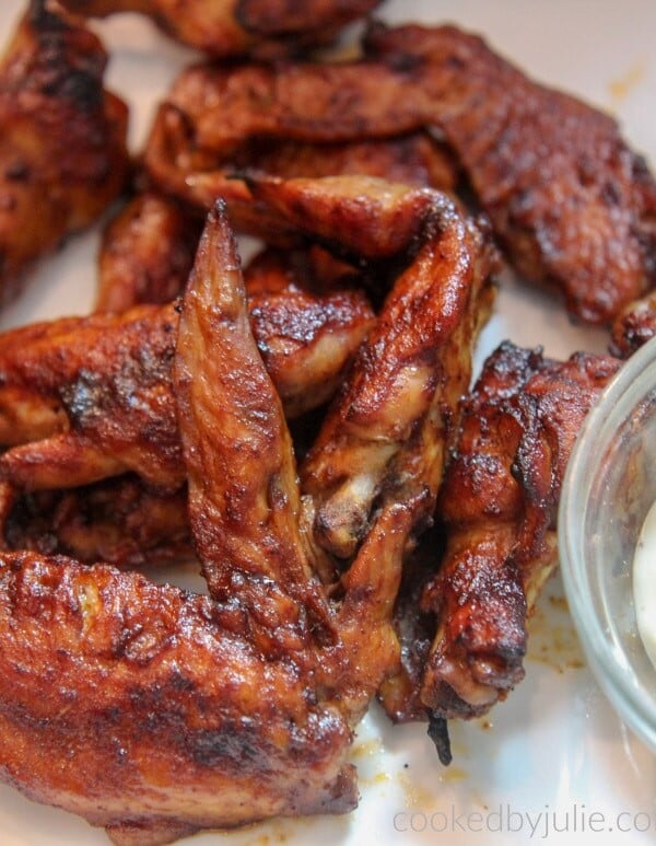 bbq chicken wings with bleu cheese dressing