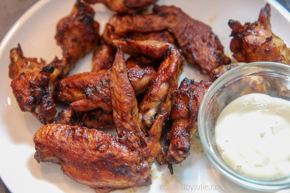 bbq chicken wings with bleu cheese dressing