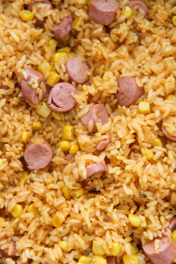 arroz con salchichas up close.