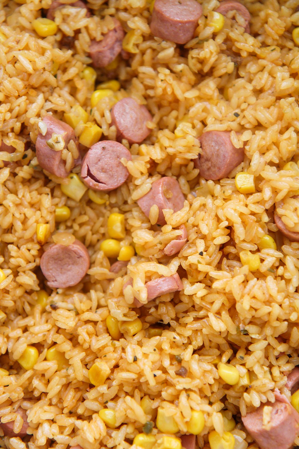 arroz con salchichas up close.