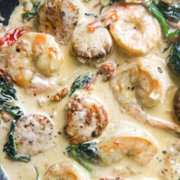 Tuscan shrimp and scallops up close.