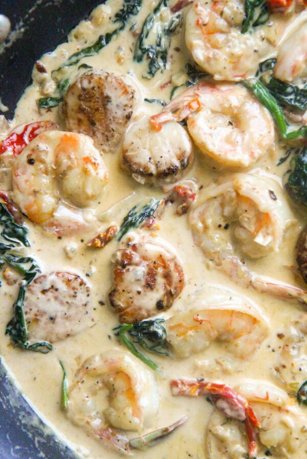 Tuscan shrimp and scallops up close.
