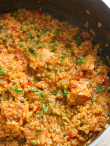 arroz con pollo a la chorrera up close.