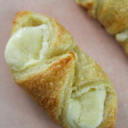 Quesitos (Cream Cheese Pastries) Cooked by Julie