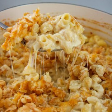 A spoonful of spicy mac and cheese.