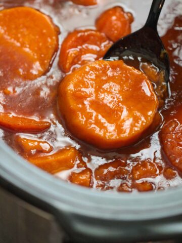slow cooker candied yams up close.