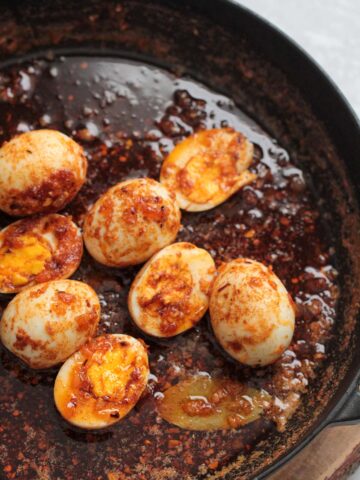 egg boil in a skillet