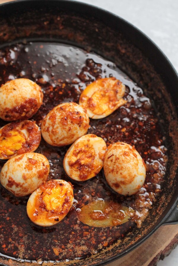 egg boil in a skillet