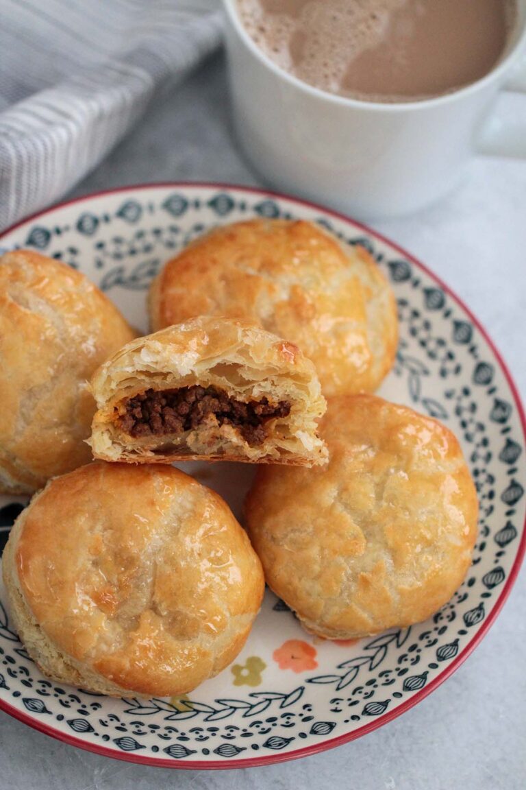 Pastelitos de carne (Cuban Bakery Style)