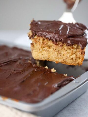 cropped-banana-cake-with-chocolate-frosting-one.jpg
