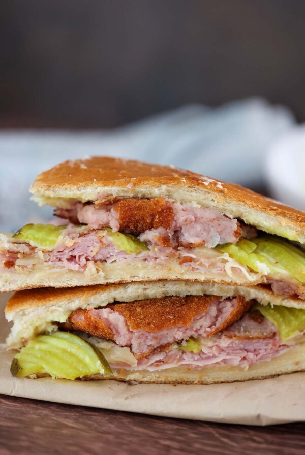 croqueta preparada sandwich up close.