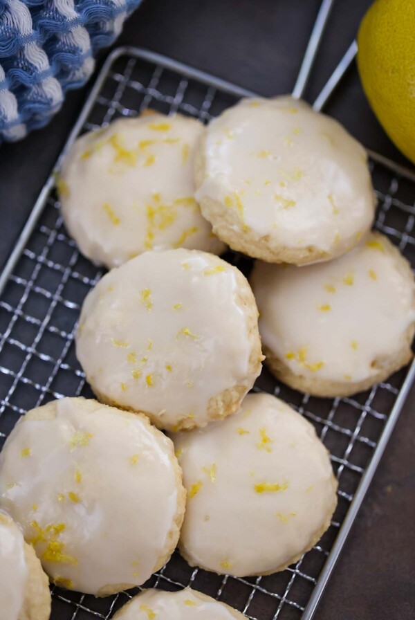 lemon cookies on a wire rack.