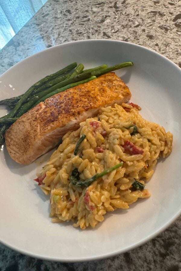 Orzo with salmon and asparagus.
