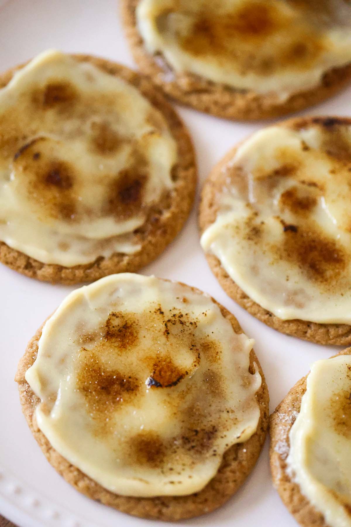 pumpkin creme brûlée cookies on a plate.